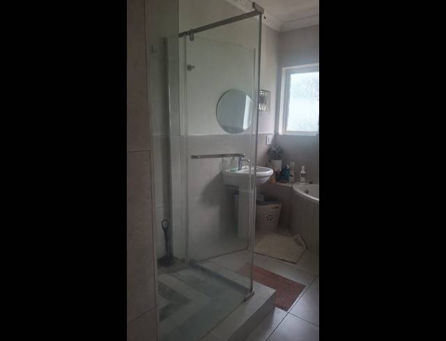 1 BEDROOM ROOM TO LET IN WESTVILLE
